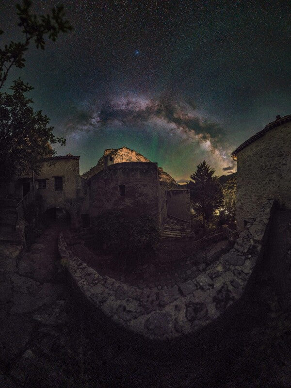 Airglow et Voie Lactée au dessus de Saint-May.