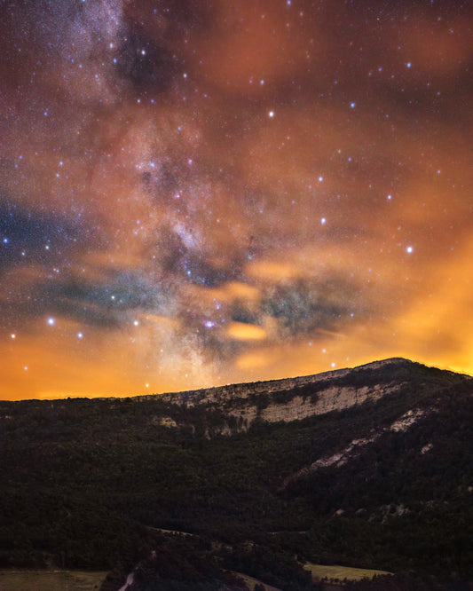 Montagne de la Clavelière sous la Voie Lactée