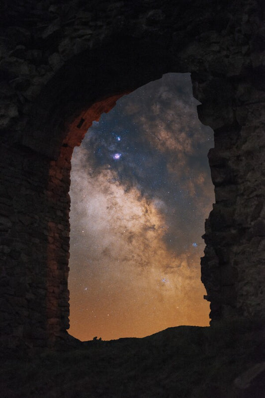 Le coeur de la voie lactée à travers le Prieuré de St-André de Rosans